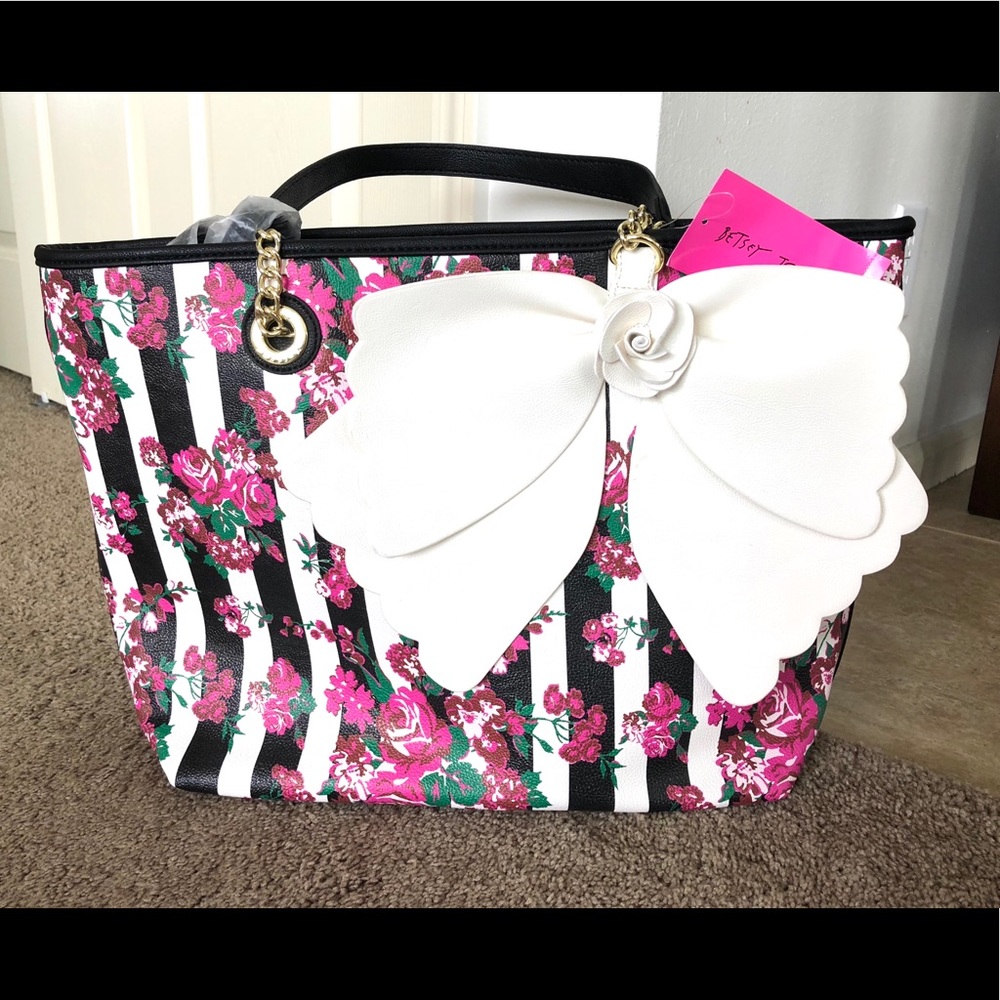 Large Betsey Johnson Purse With Pouch